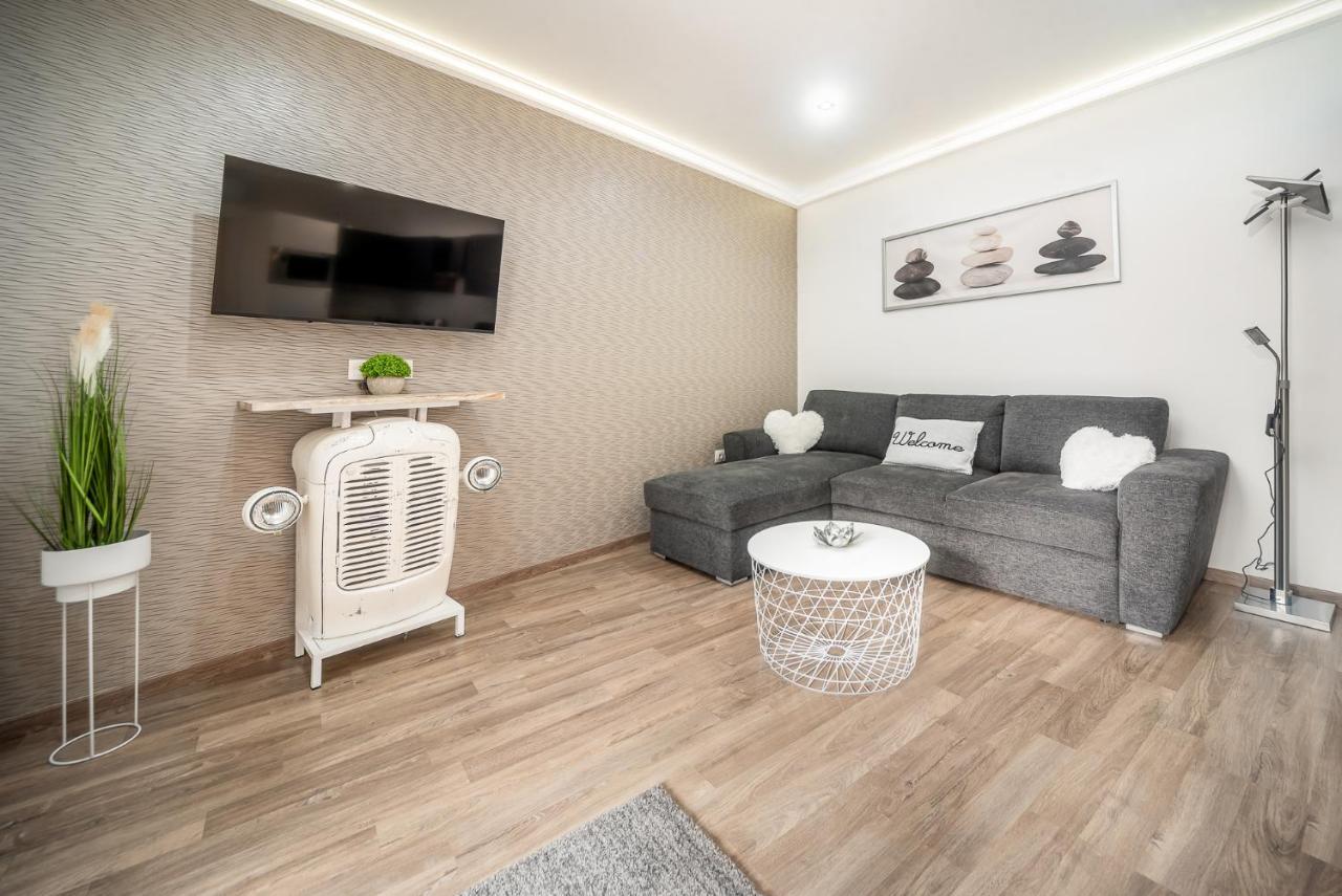 Grace Pine Apartment 3 Budapest Exteriör bild